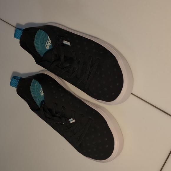 Never worn Native swim shoes size 12 kids shoes - Picture 4 of 4
